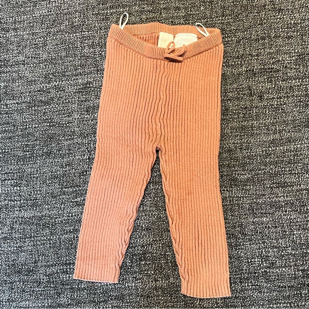 H&M Top & Pant Set - Picture 3 of 6